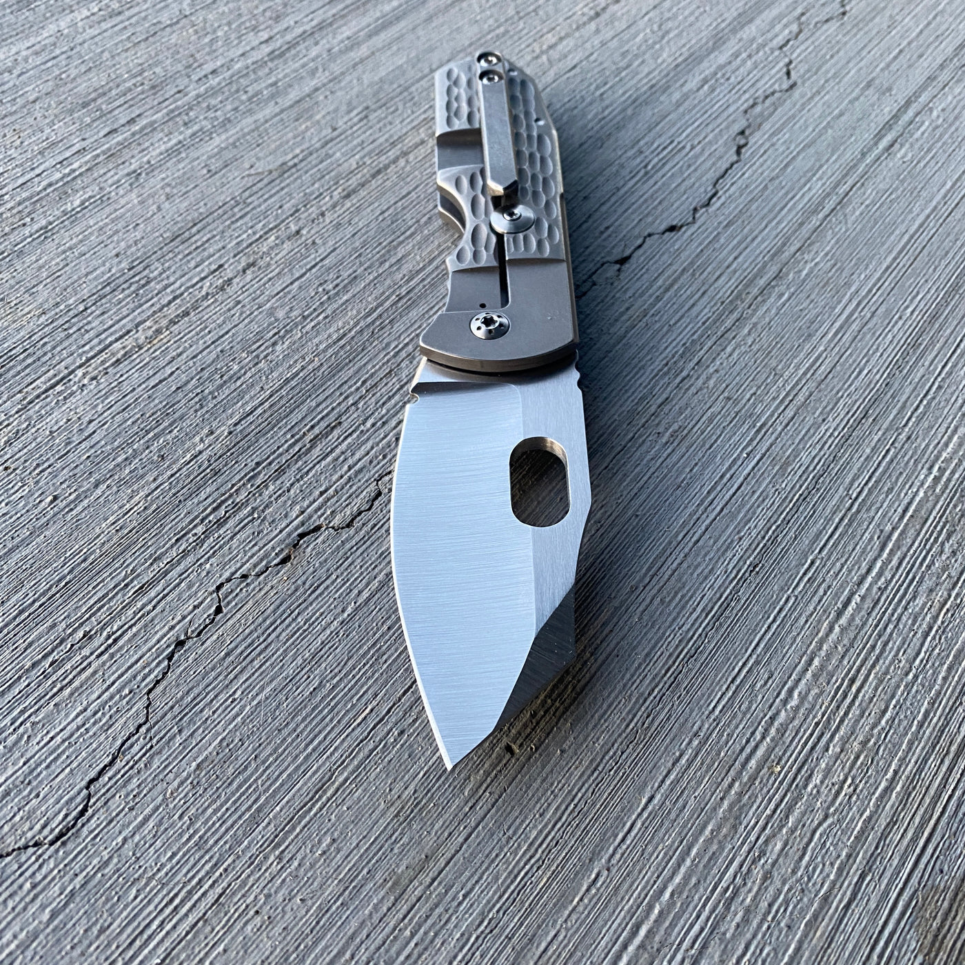 Kingdom Armory Bomber Edition Framelock-XHP Stainless Asym Grind-Stag Pattern