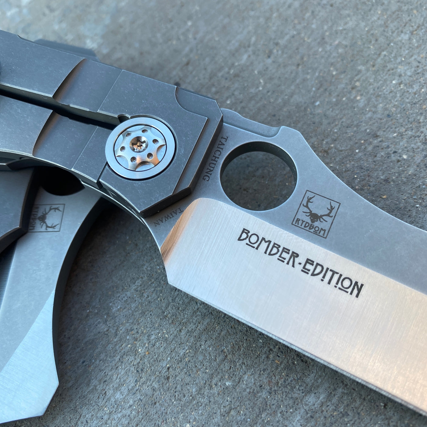 Spyderco X Kingdom Armory - Bomber Edition Hand-Ground Stovepipe